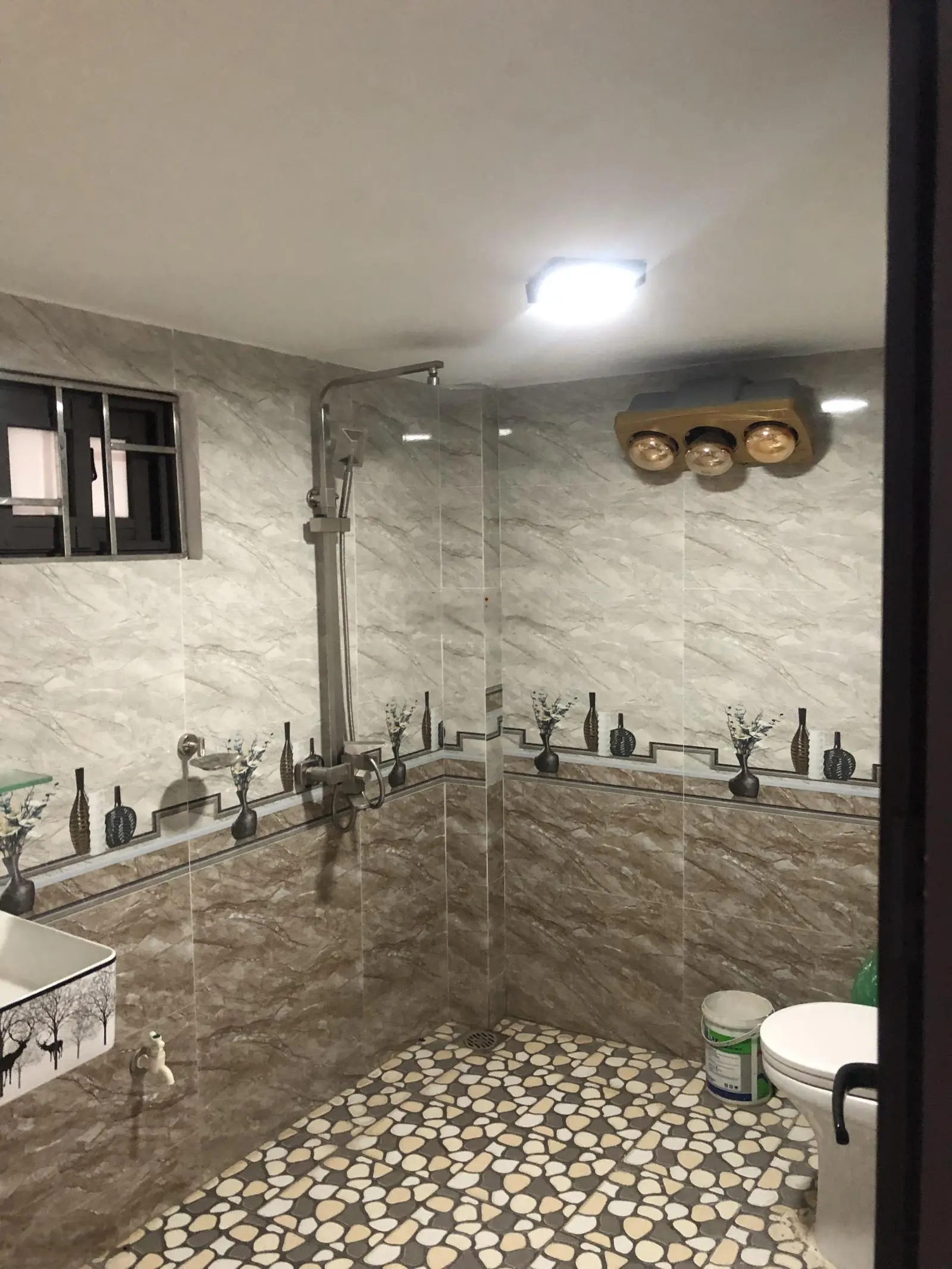 Bán gấp nhà riêng 6 PN, 4 WC tại Đường Tự Khoát cách oto 50m, Dt 40m2, Mặt tiền rộng, nở hậu