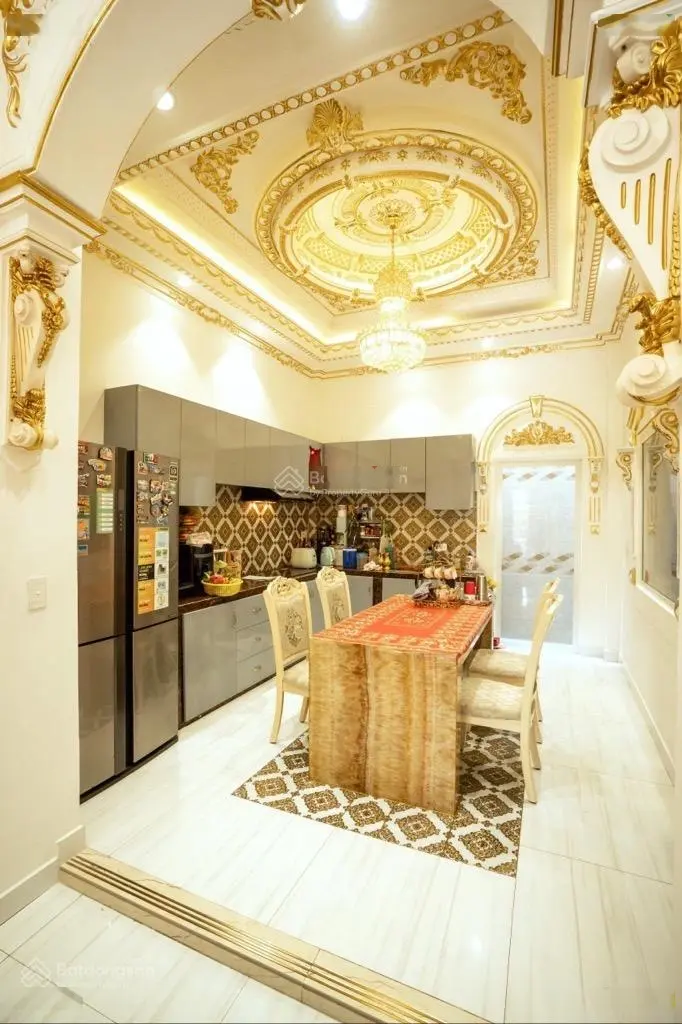 Mặt tiền Q6-siêu phẩm biệt thự dát vàng-nội thất Châu Âu - view sông - nở hậu tài lộc - chỉ 16,9 tỷ