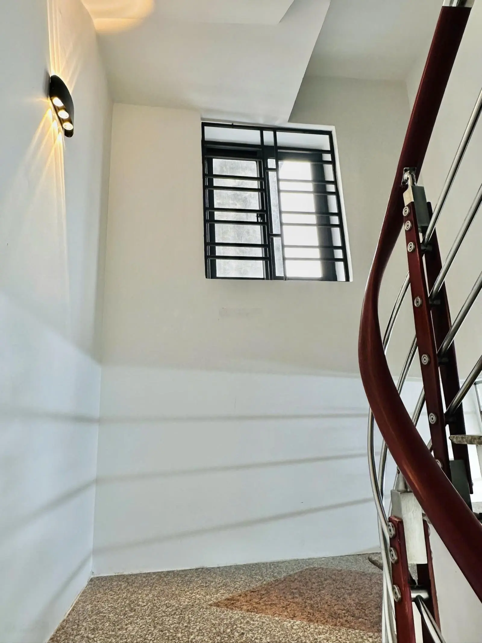 Bán Nhà 4 Tầng đỗ cửa Thiên lôi - Vĩnh Niệm - Lê Chân .44m2 x 4 tầng