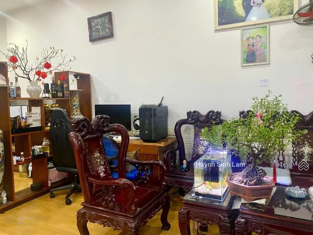 Giảm 1.3 tỷ! Bán nhà căn góc 3 tầng 3 mê - mặt phố khu Hàn Quốc - Cạnh Phan Bôi và Dương Đình Nghệ