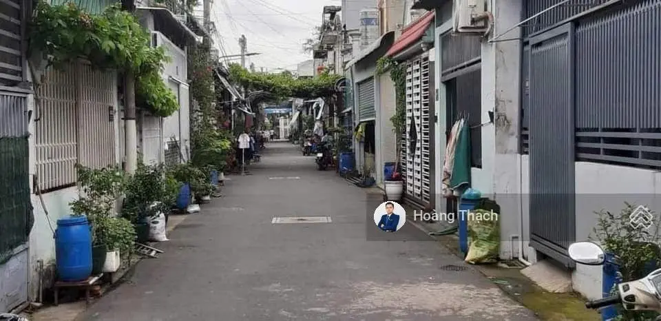 Bán đất tặng căn nhà cấp 4 ngay GO Dĩ An giá rẻ