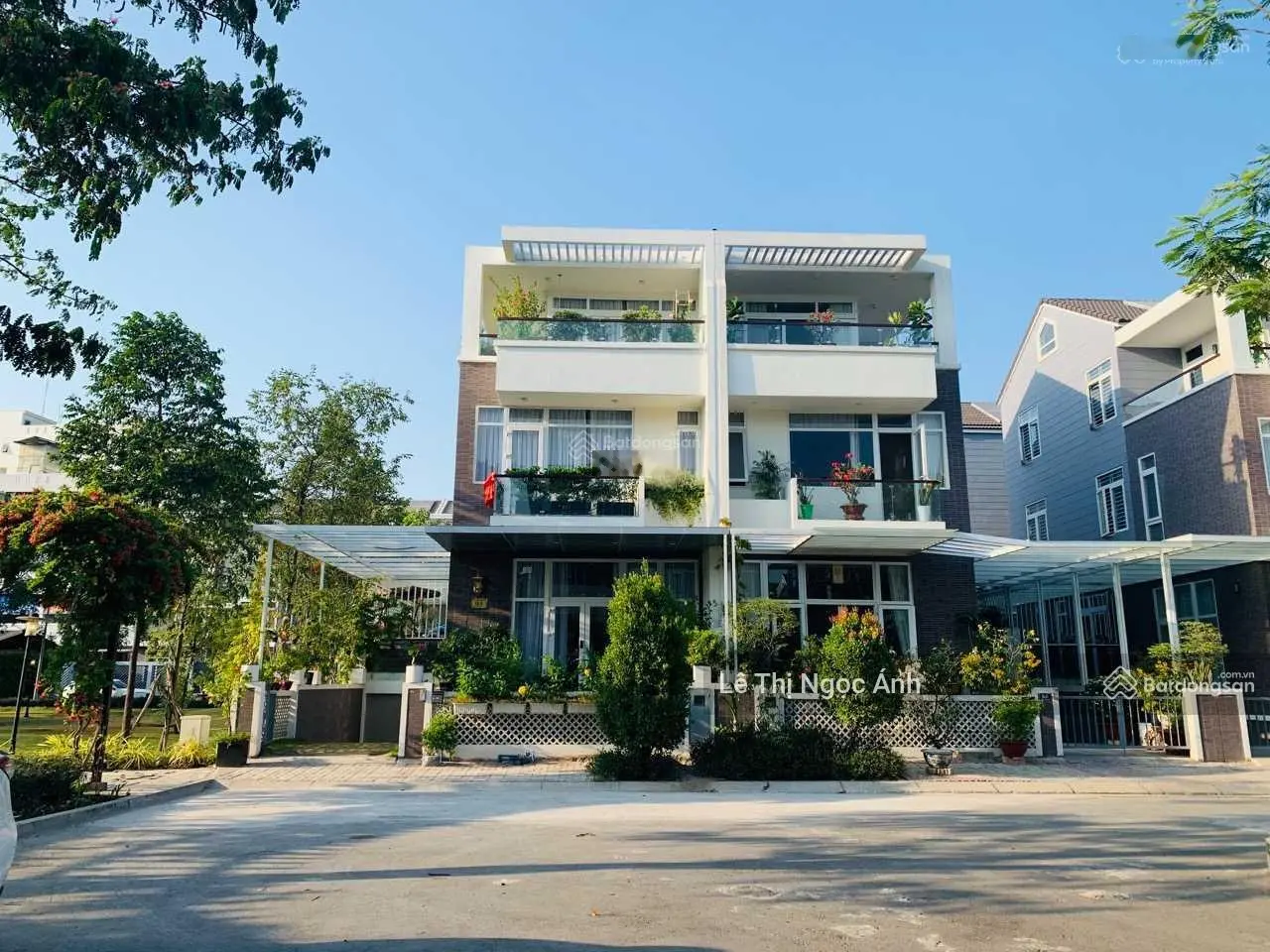 Biệt thự ven sông khu compound Jamona Golden Silk 133.2m2 ngang 7.4m trệt 2 lầu chỉ 16 tỷ TL