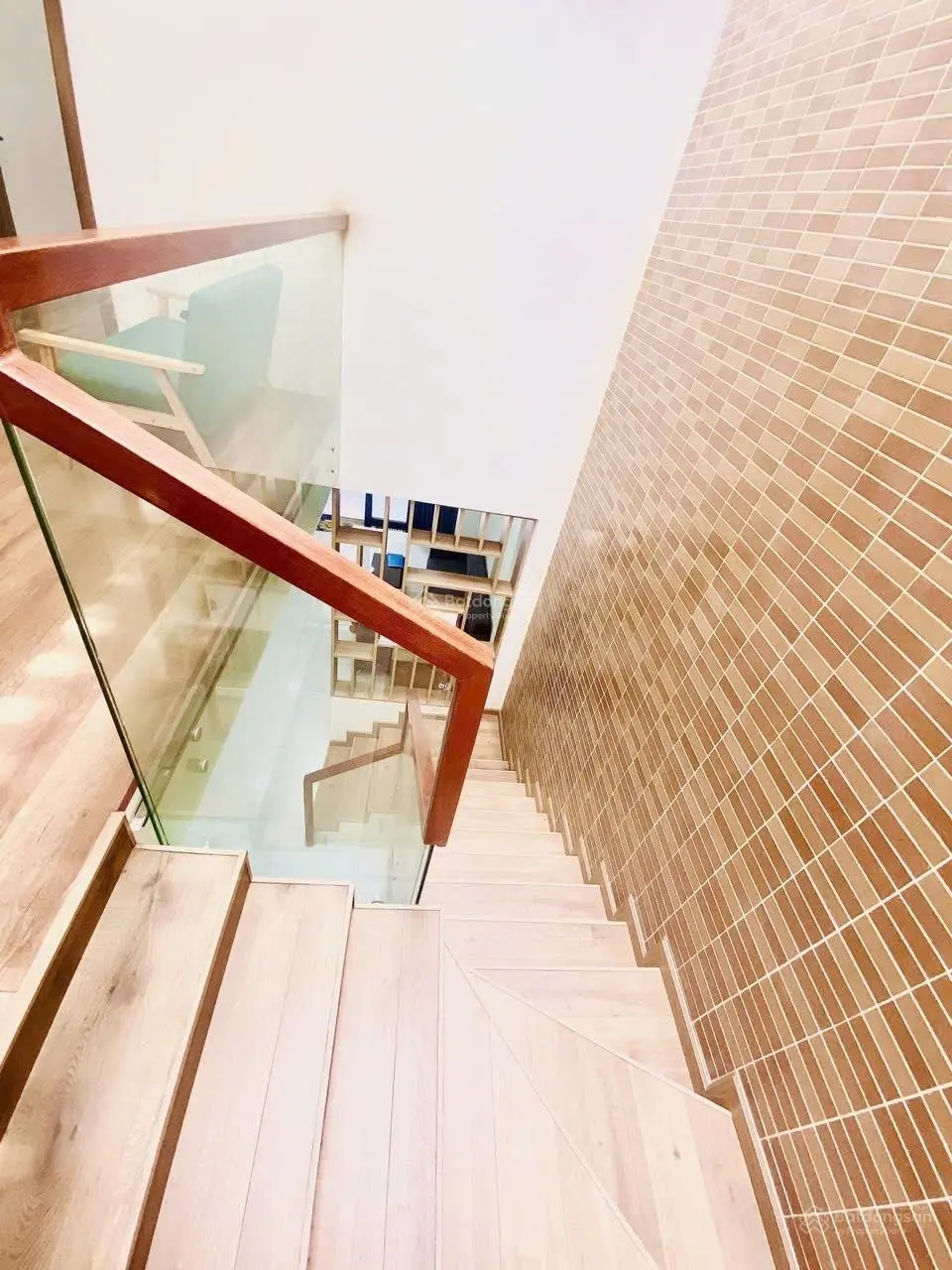 BÁN NHÀ HXH NGAY BIGC TRƯỜNG CHINH QUẬN TÂN PHÚ 60M2 3 TẦNG CHỈ HƠN 5 TỶ FULL NỘI THẤT CHỦ GẤP BÁN.
