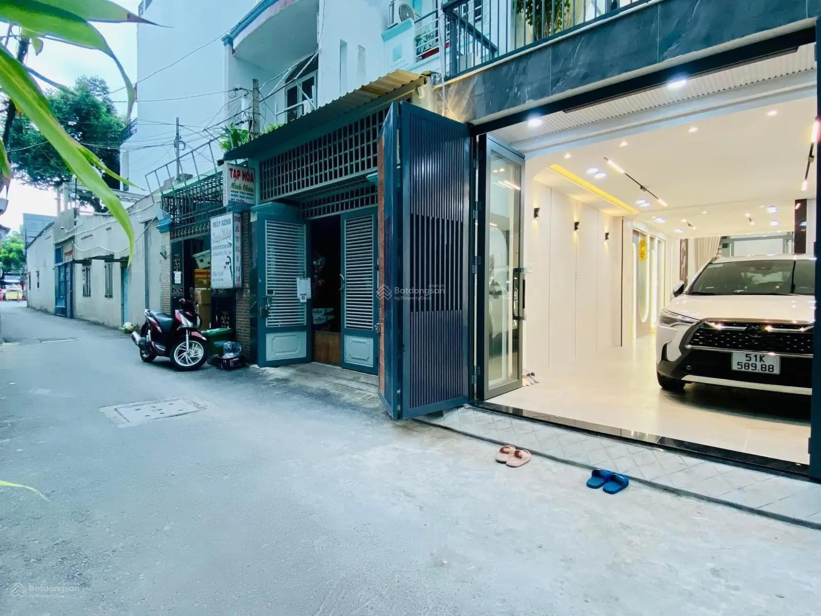 Cô 9 cần bán gấp nhà đẹp mới Võ Văn Tần-Q3. DT 53,76m2. GIÁ 3TỶ2. Hẻm 6m, 2Lầu, sổ sẵn riêng.