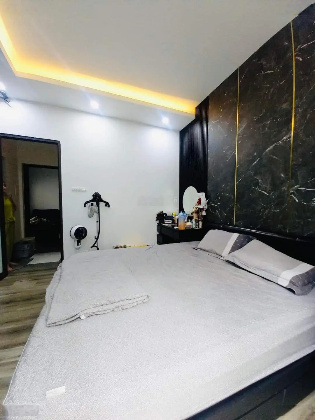 Bán nhà văn chương lô góc - ô tô tải đỗ cửa - 80m ra hồ - 45m - 4tầng - 9tỷ 350 - full nội thất