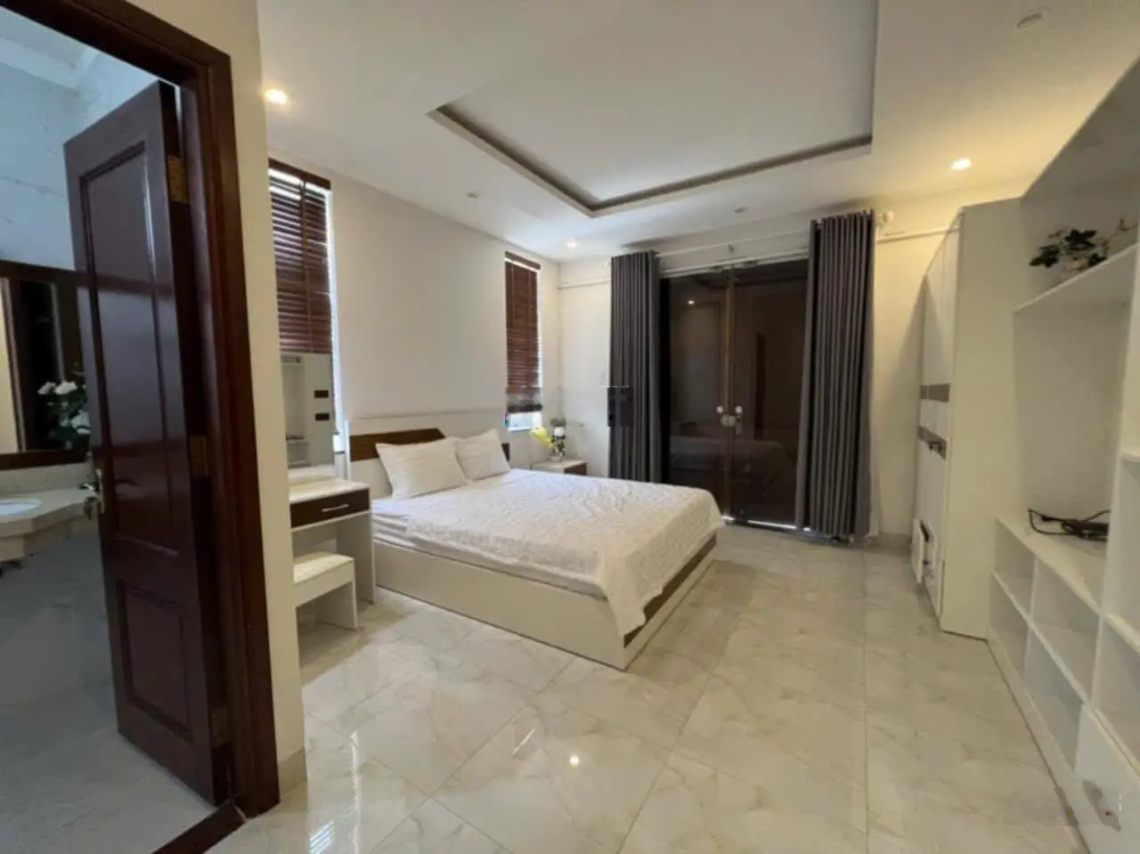 Biệt thự biển An Viên, Nha Trang, DT 264 m2, xây 1 hầm 3 tầng, sổ hồng hoàn công, bán 29 tỷ