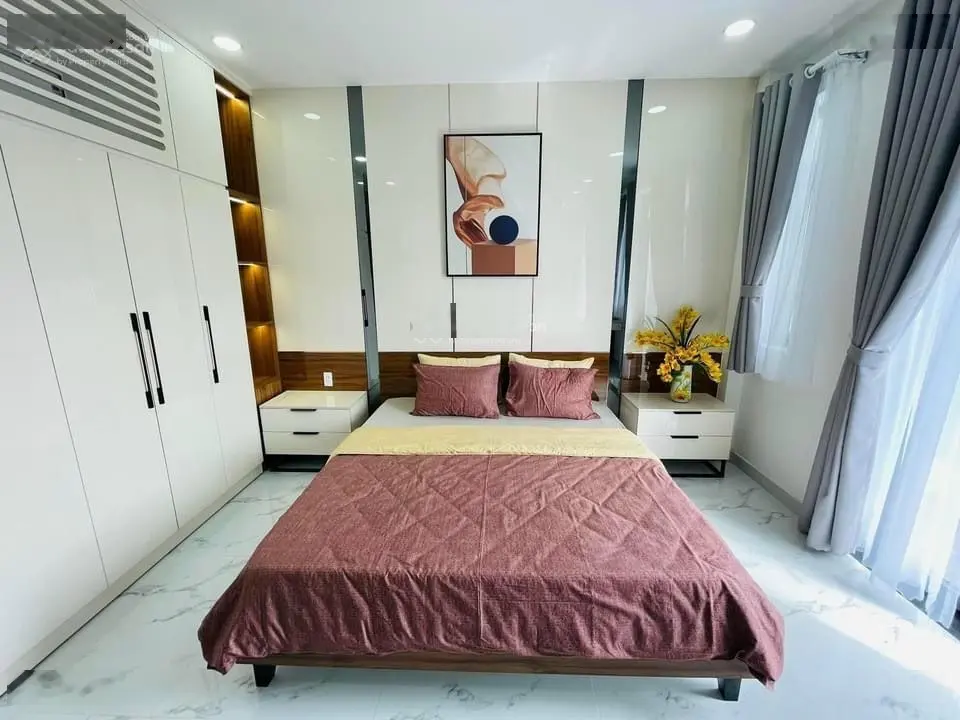 Bán nhà MT Nguyễn Triệu Luật, 4x22m, 3 lầu, đầy đủ nội thất mới đẹp, ngay chợ tiện kinh doanh