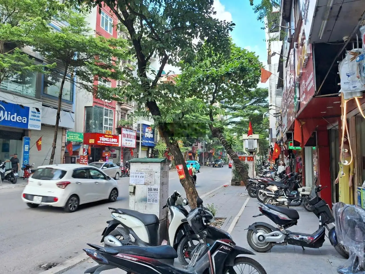 Bán nhà 5 tầng thiết kế đẹp, mới kính koong tại phố Khâm Thiên