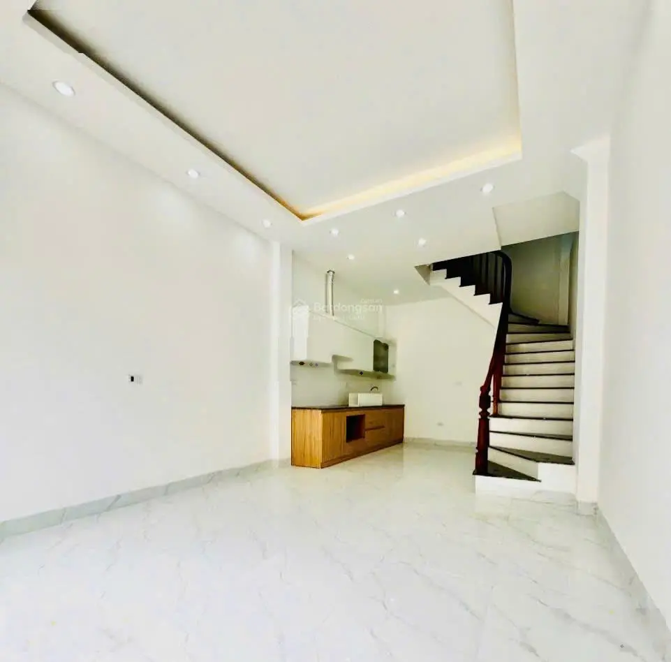 Bán nhà Yên Nghĩa 32m2x5t. Lô góc cực đẹp. Ô tô đỗ ngày đêm. Full nội thất xịn. Giá chỉ nhỉnh 3 tỷ