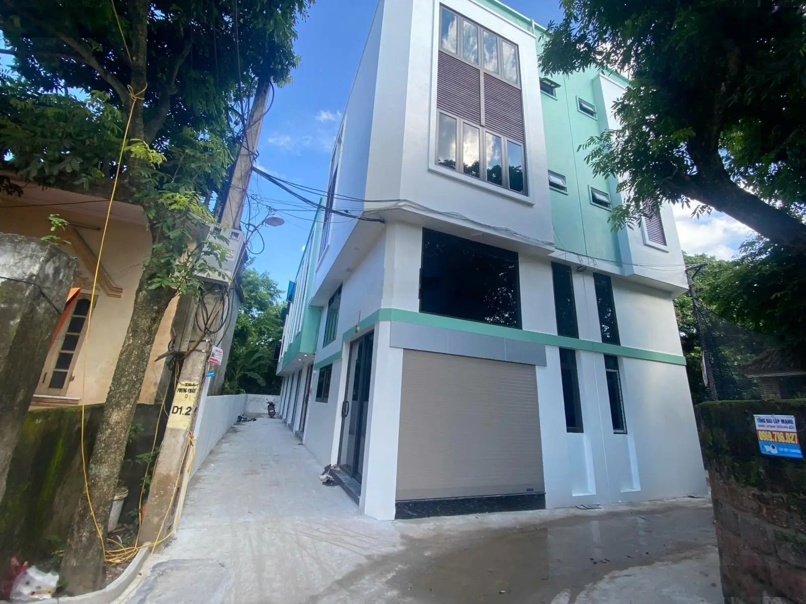Nhà đẹp 3T*40m2 có thể cho thuêcó sân riêng ôtô lùi tận cửa Sát đại học TDTT cách TT Hà Đông 3,5km