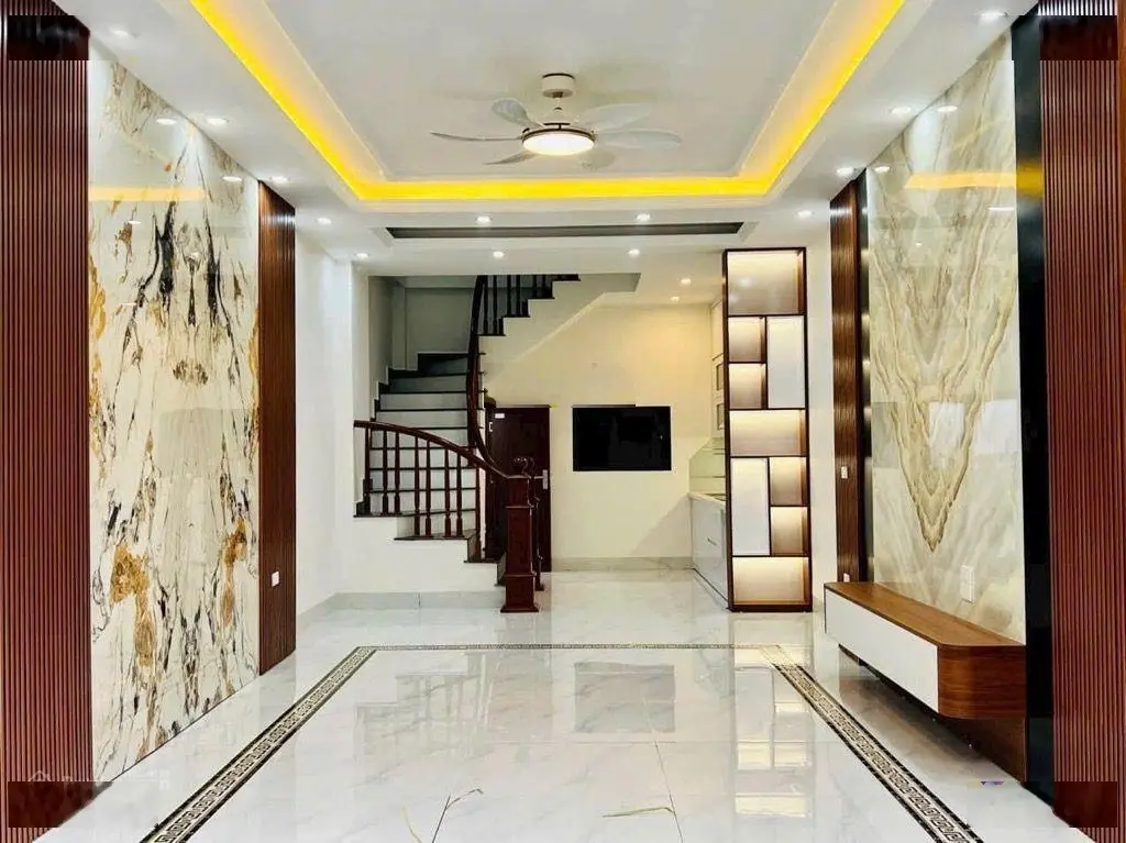 Bán gấp nhà mới 5 tầng siêu đẹp Ngõ 84 Đàm Quang Trung, đối diện Aeon Long Biên nhỉnh 5 tỷ