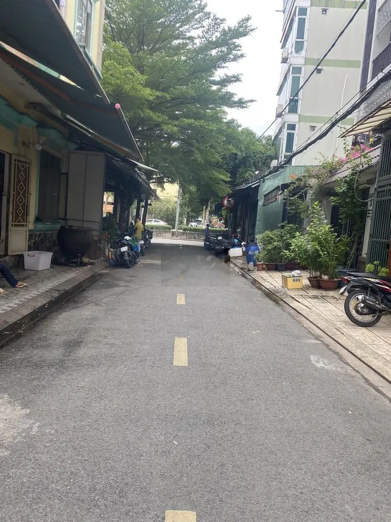 Bán nhà Ngay Chợ căn cứ P6 kc 3L DT 5*16 Sát MT