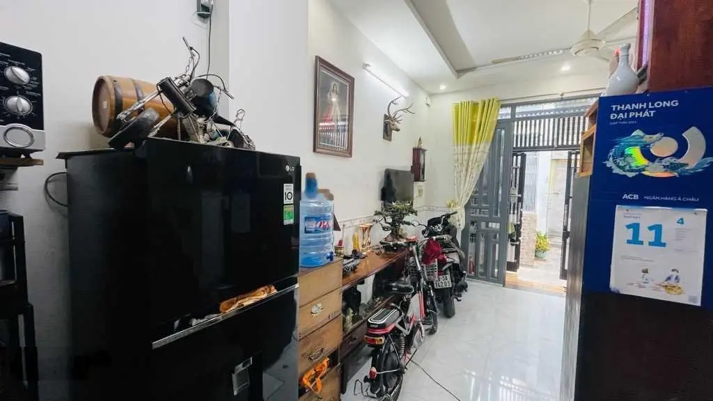Nhà D2 (Nguyễn Gia Trí) nối dài, Bình Thạnh, 29m2, gần các trường đại học lớn, cho thuê tốt