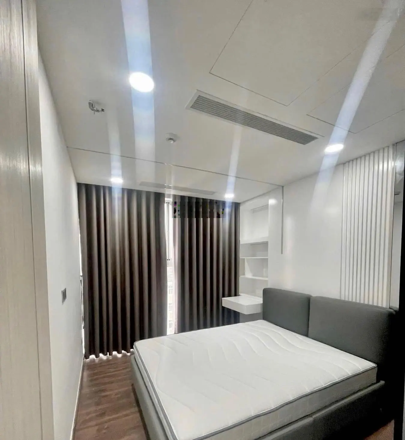 Bán căn hộ rẻ nhất Midtown - M6.Diện tích 127 m2.Giá bán:10,5tỷ. View biệt thự.LH: 0908 644 *** Hương