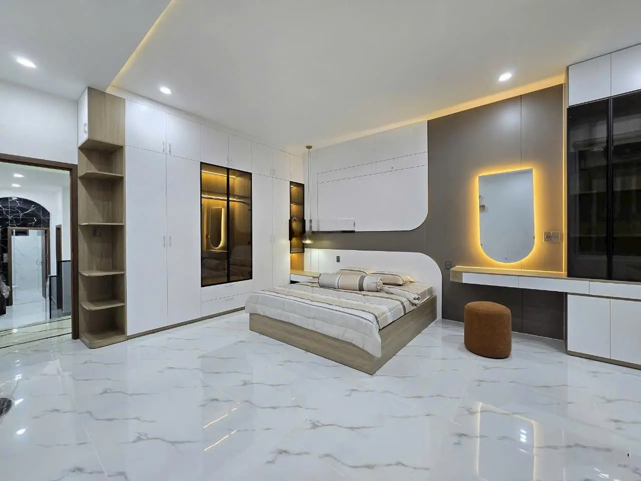 Bán siêu phẩm thiết kế Luxury, full nội thất hiện đại, cách biển 500m, sân ô tô. LH 0937 894 ***