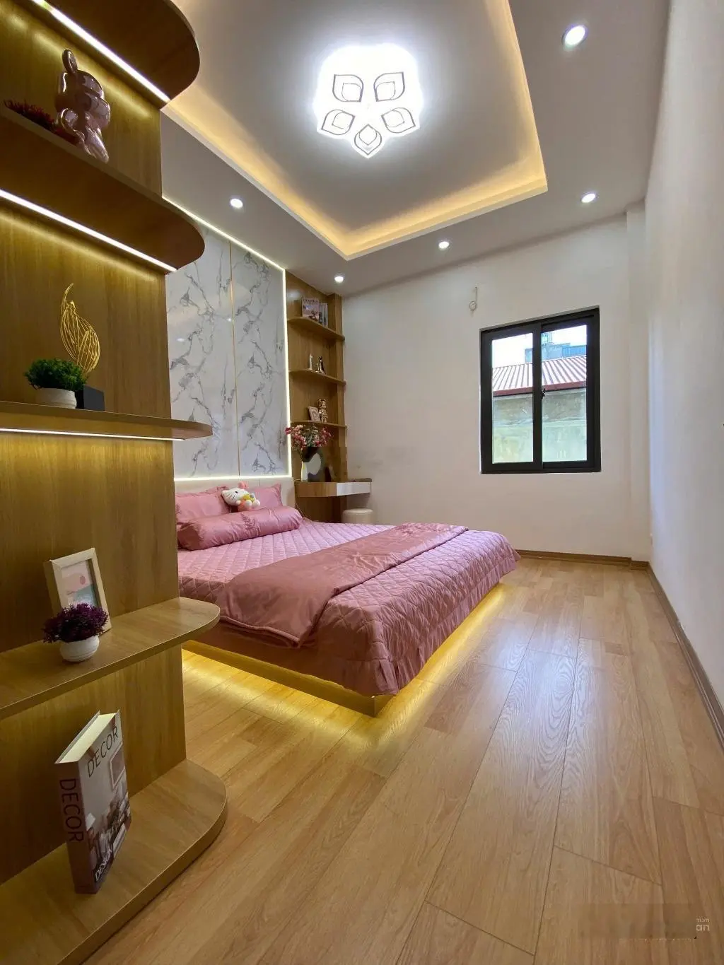 Nhà hót - Thanh Nhàn - ngõ thông - kinh doanh - 5 tầng đẹp - full nội thất - nhỉnh 9tỷ