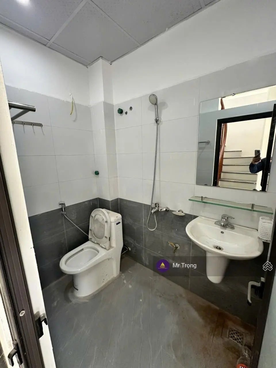 Nhà 3.25 tỷ xây 3 tầng (53m2 - 3PN) ngay đường đông la - đại thành 0969419928