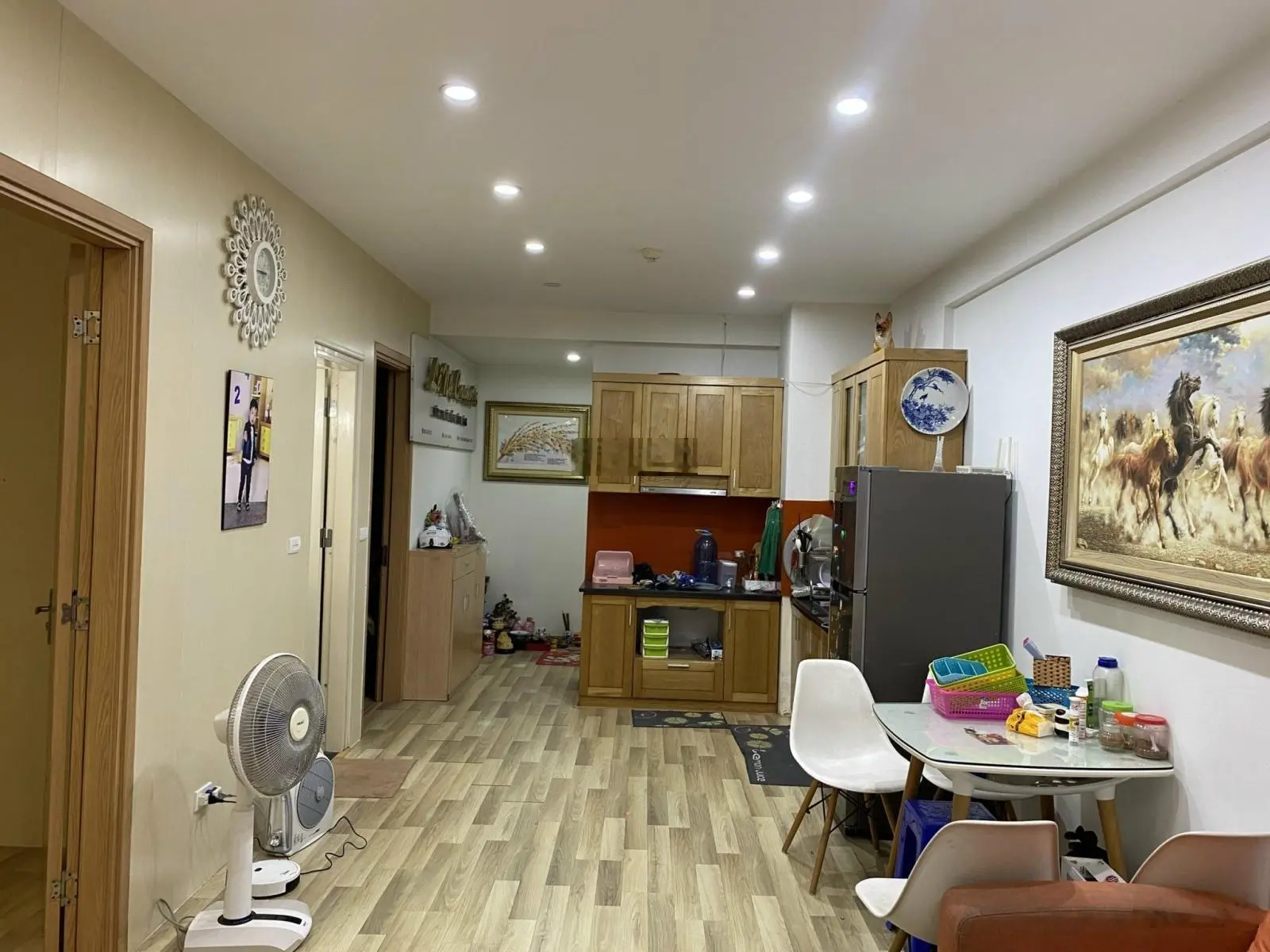 Bán căn hộ 2 phòng ngủ 2 vệ sinh full nội thất