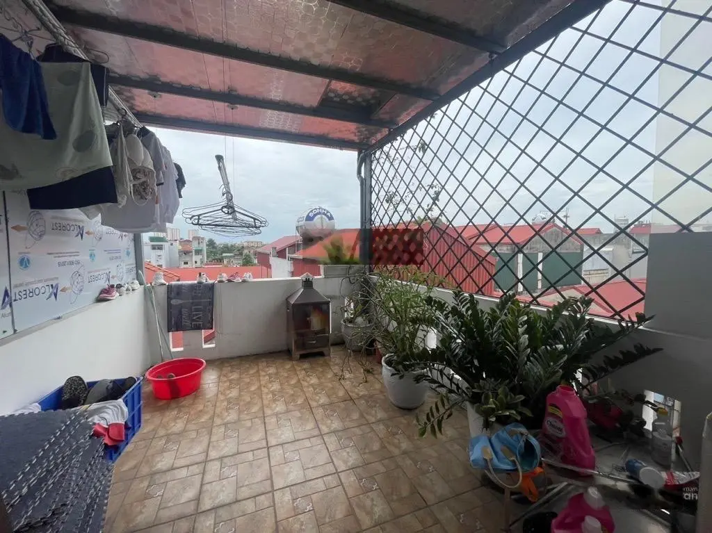 Bán nhanh nhà phố Sài Đồng, DT: 36m2, 5 tầng, giá: 4. X tỷ, full nội thất đẹp, ô tô đỗ ngày đêm