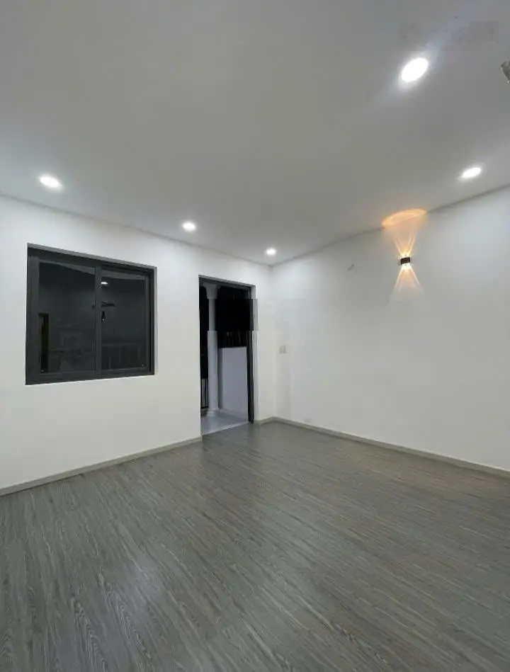 Bán nhà tại Hồ Bá Phấn, 5,7 tỷ, 90m2, 3PN + 2WC, hàng hiếm tại Phước Long A