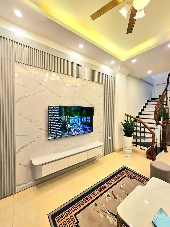 Hót. chính chủ bán gấp nhà đẹp đường phạm văn đồng, cầu giấy