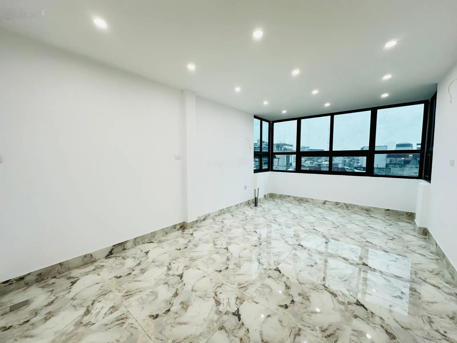 Cực hiếm Trung tâm Đống Đa 40m*7 tầng thang máy*3.8mMT - gần phố - ngõ thông - nhà mới - nhỉnh 8 tỷ