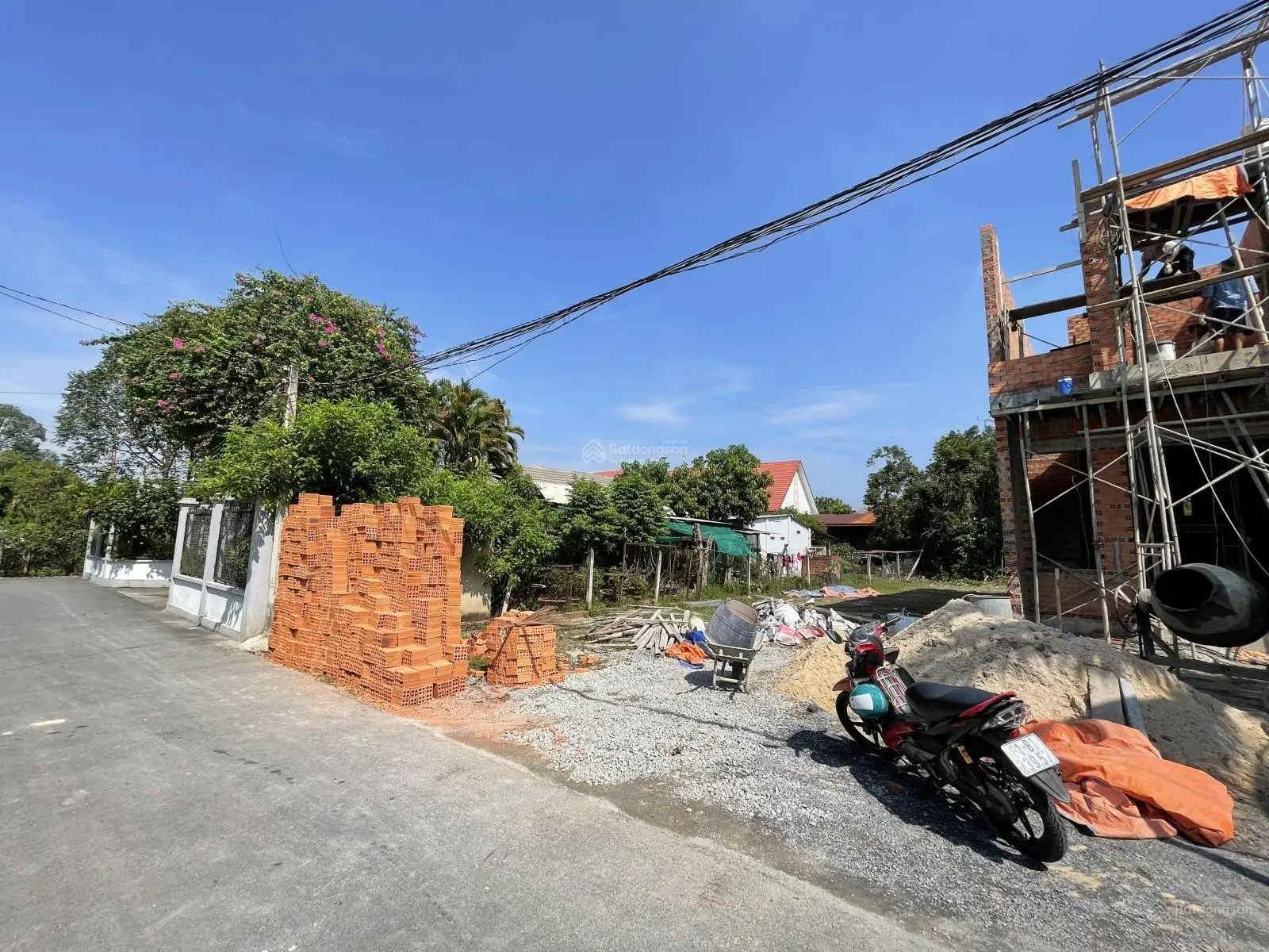 Nhà ở khu đẹp chợ Tương Bình Hiệp