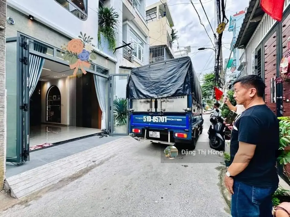 Chủ ngợp bán nhà đường Hồ Văn Huê đoạn giao với Đào Duy Anh 64m2, 1T2L, cho thuê 10tr/th