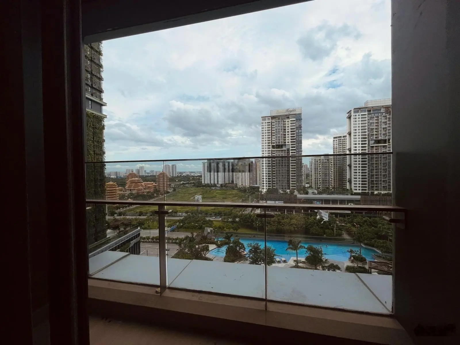 Ngộp bank bán lỗ 500tr căn 2PN Lumiere Riverside 72m2 có sổ view thành phố tầng đẹp giá 7,8 tỷ