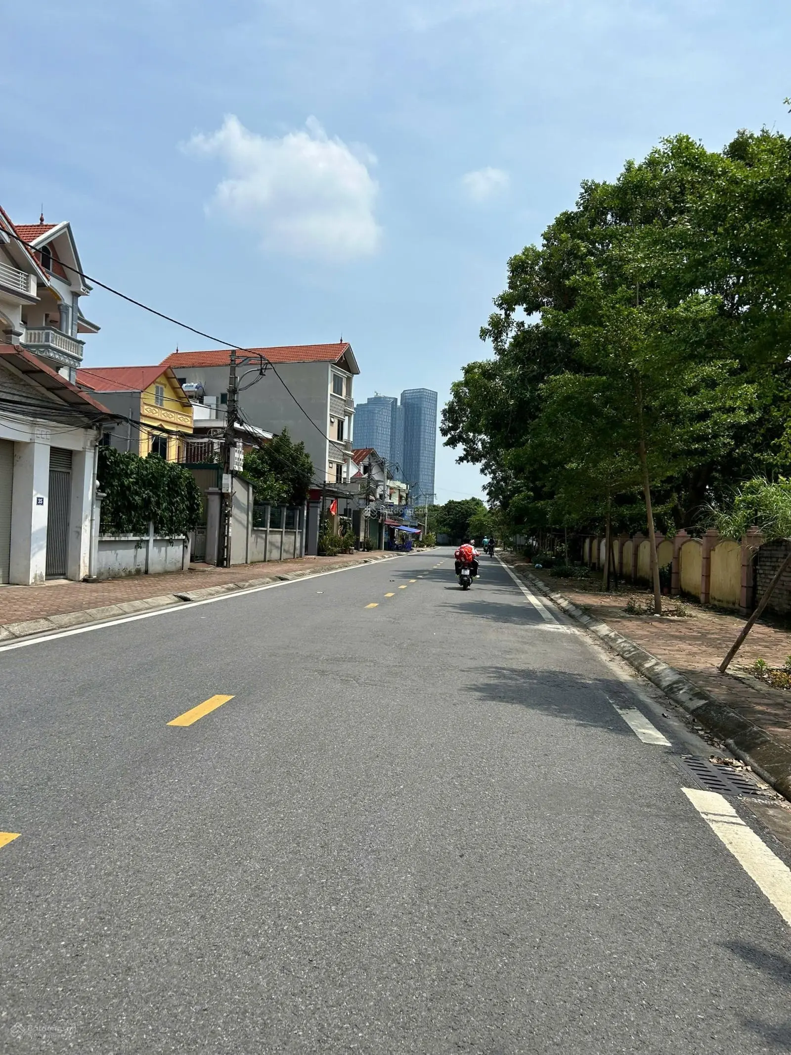 Vị trí đắc địa, Trục chính Đào Xuyên 180m2 - mt8m cần bán nhanh