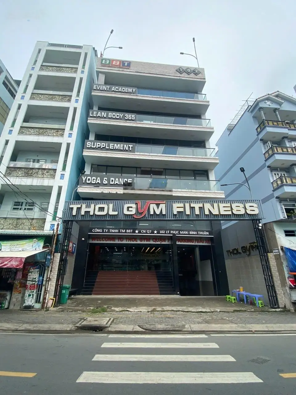 Bán tòa nhà 400m2 hầm 7 tầng, Huỳnh Tấn Phát, Q7 - 2030m2 sàn