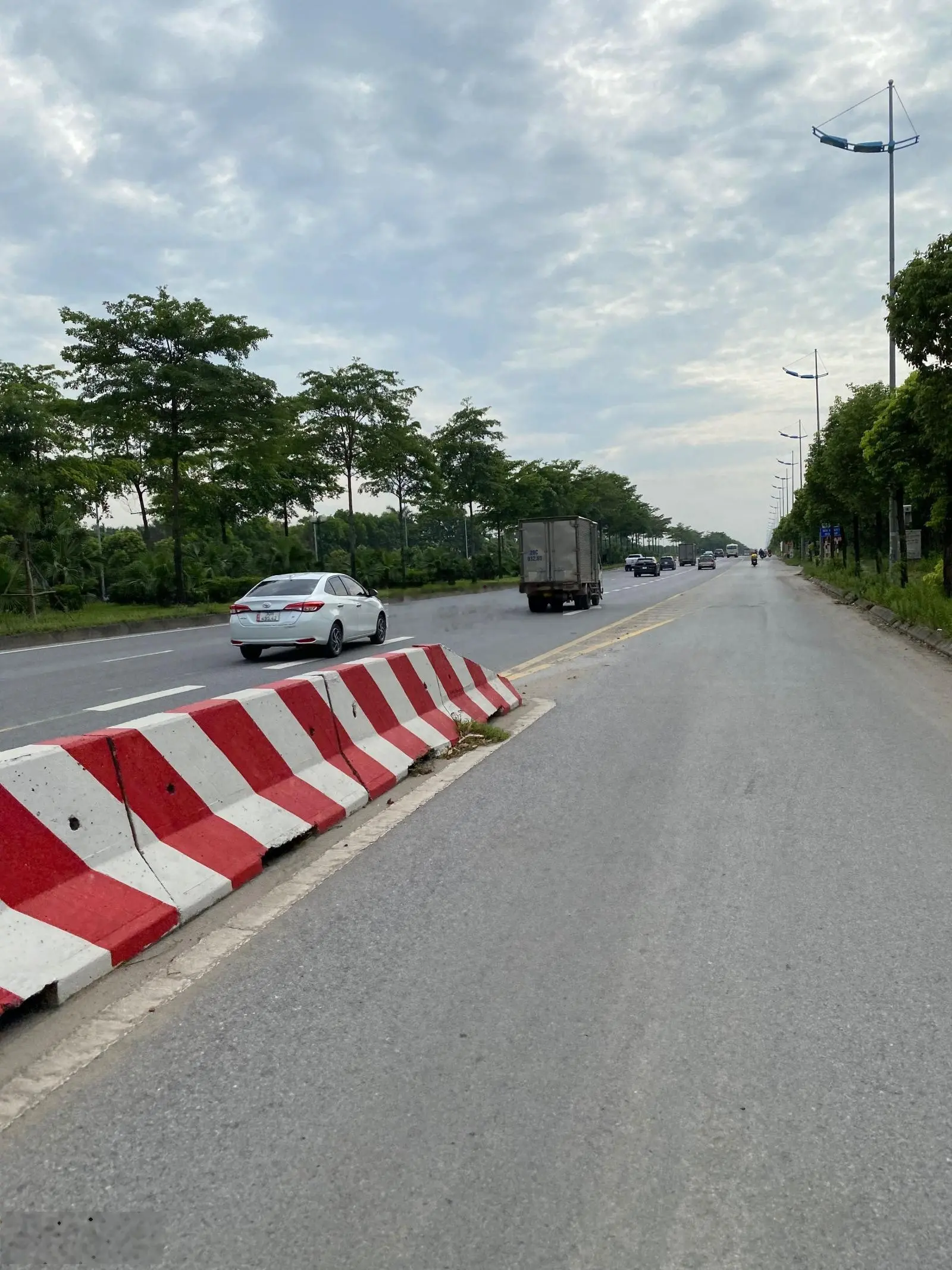 Bán 55m2 thông số đẹp, ô tô nằm trong nhà, sát thành phố thông minh giá 3,45 tỷ (có thương lượng)
