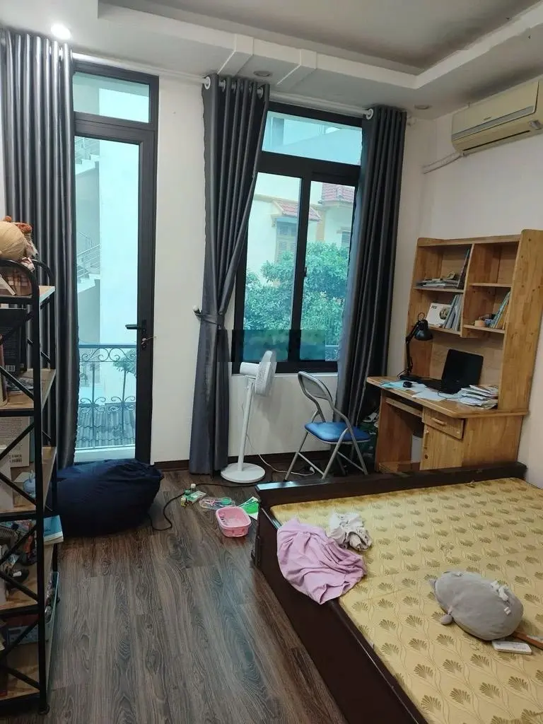 **bán gấp** nhà quang tiến: nhà 5 tầng dân xây, ô tô đỗ cổng, sân trước nhà - 5tỷ x lh: 0975829946