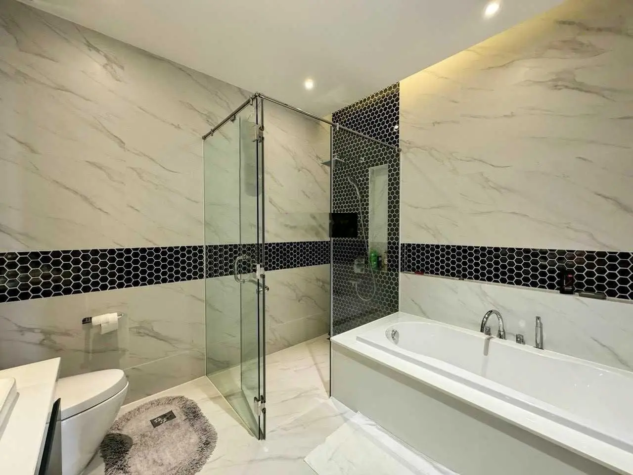 Cần bán nhanh căn Nine South 7x20m 16 tỷ nhà hoàn thiện LH 0989 866 *** Tuyền