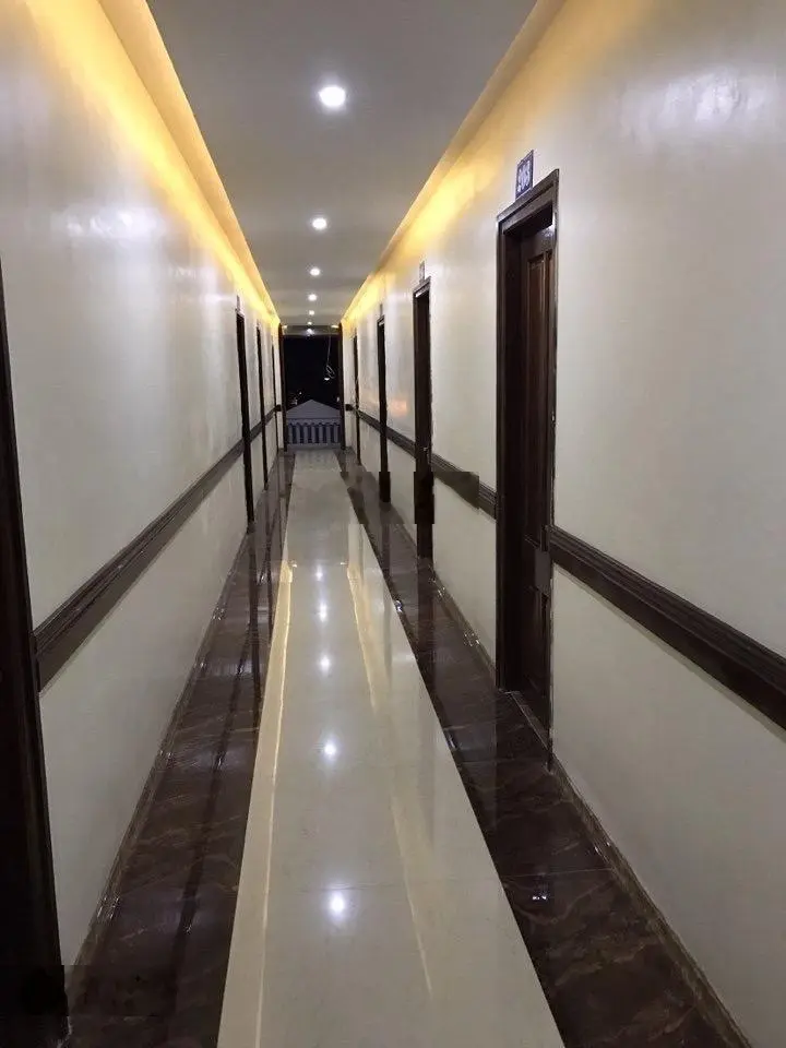 Chính chủ bán khách sạn 5 tầng và mảnh đất mặt tiền DT 386.8m trung tâm phố Minh Khai, TP Lào Cai