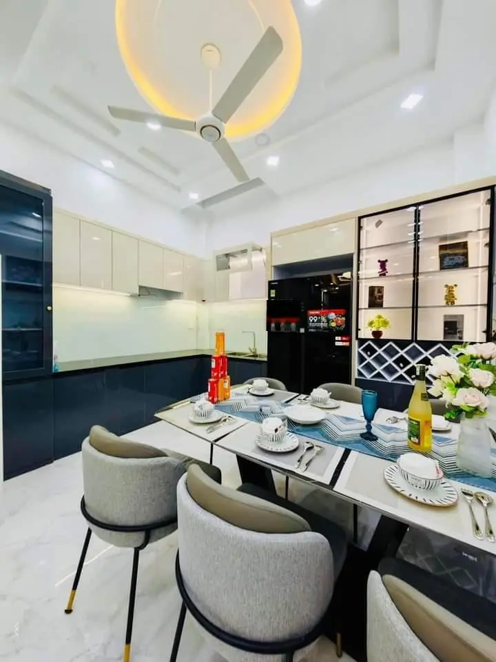 Bán căn Lý Chính Thắng, Phường Võ Thị Sáu, Quận 3 60m2 giá 4ty150 sổ sẵn