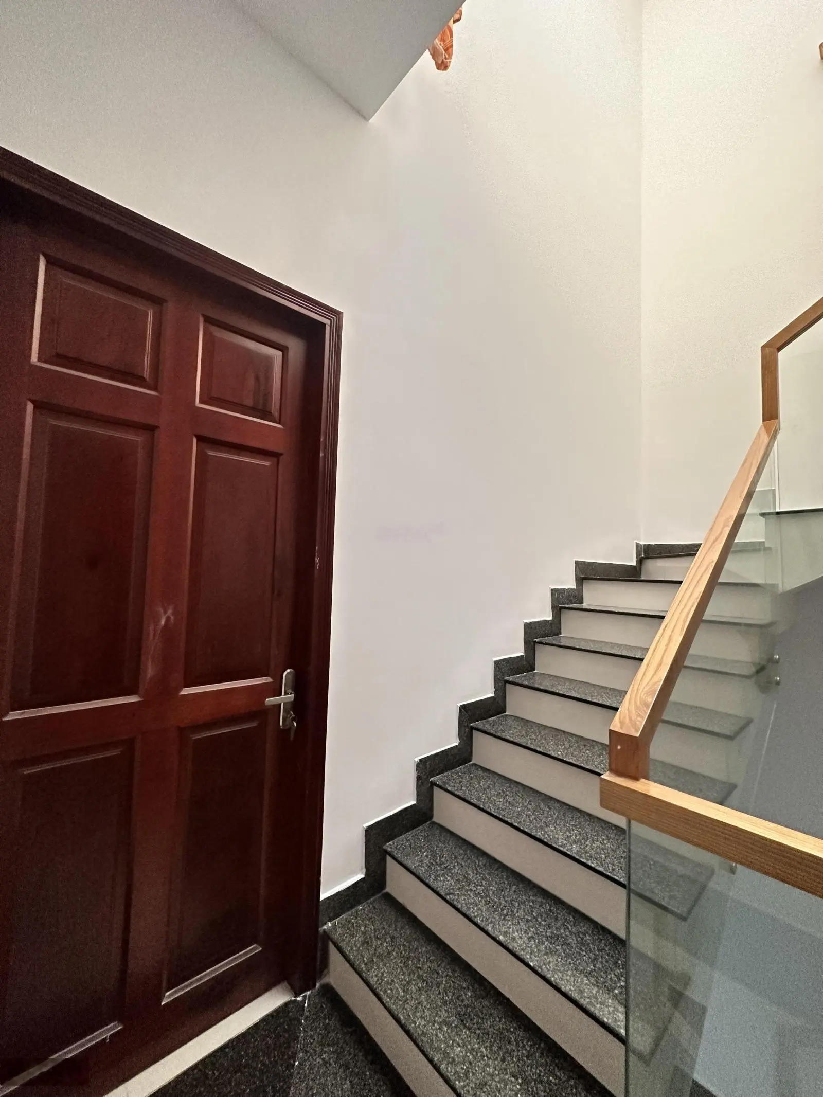 Rẻ nhất gò vấp-hxt 8m -dtsd: 233m2 - 4x20x 4 tầng - siêu thị .lotte mart lê đức thọ, p16, gò vấp.
