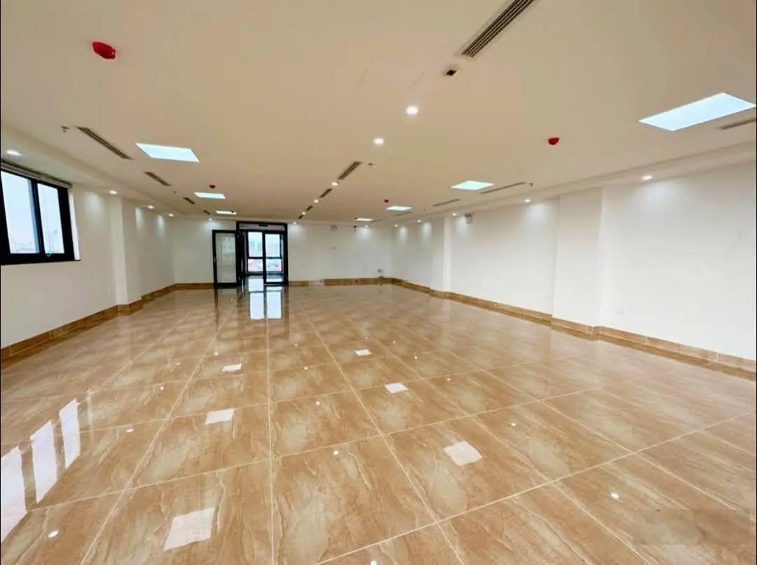 Bán nhà mặt phố Vũ Tông Phan, DT 105m2, 9T thông sàn, thang máy, MT 8m, giá 52 tỷ