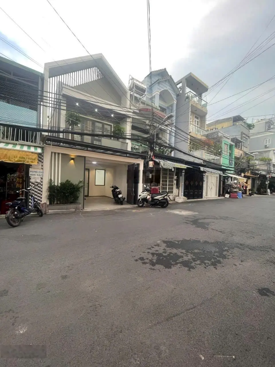 MT hẻm 12m Lê Văn Lương 5x20m 3 tầng full NT hiện đại 11tỷ4