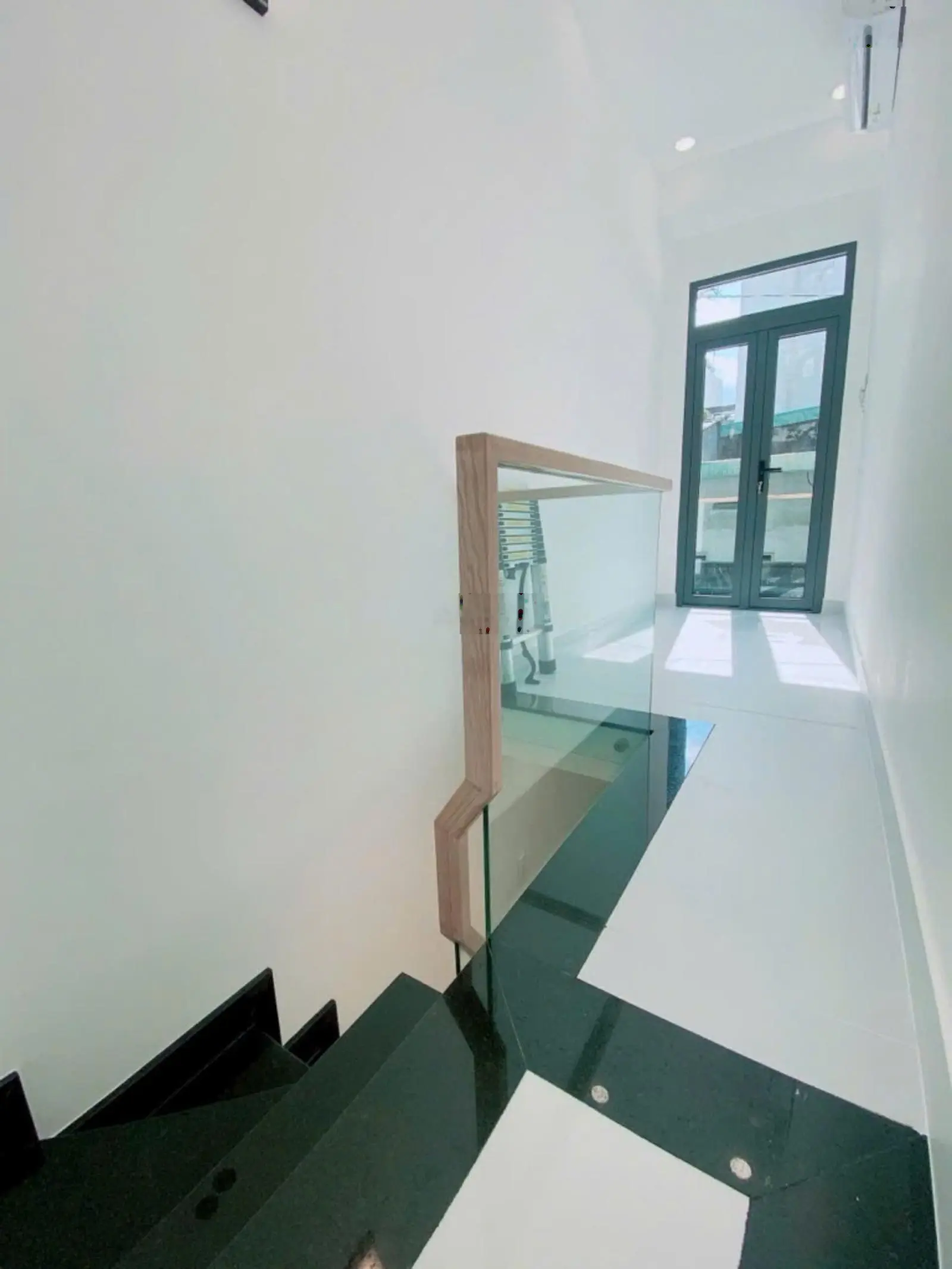 Bán nhà nhỏ phú nhuận dưới 2 tỷ huỳnh văn bánh dtsd 23m2 3 tầng hcđ