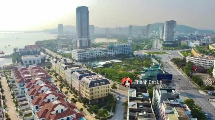 Chính chủ ở xa, cần bán khách sạn 120m2 16 Phòng ở trung tâm bãi cháy thành phố ha Long quảng ninh