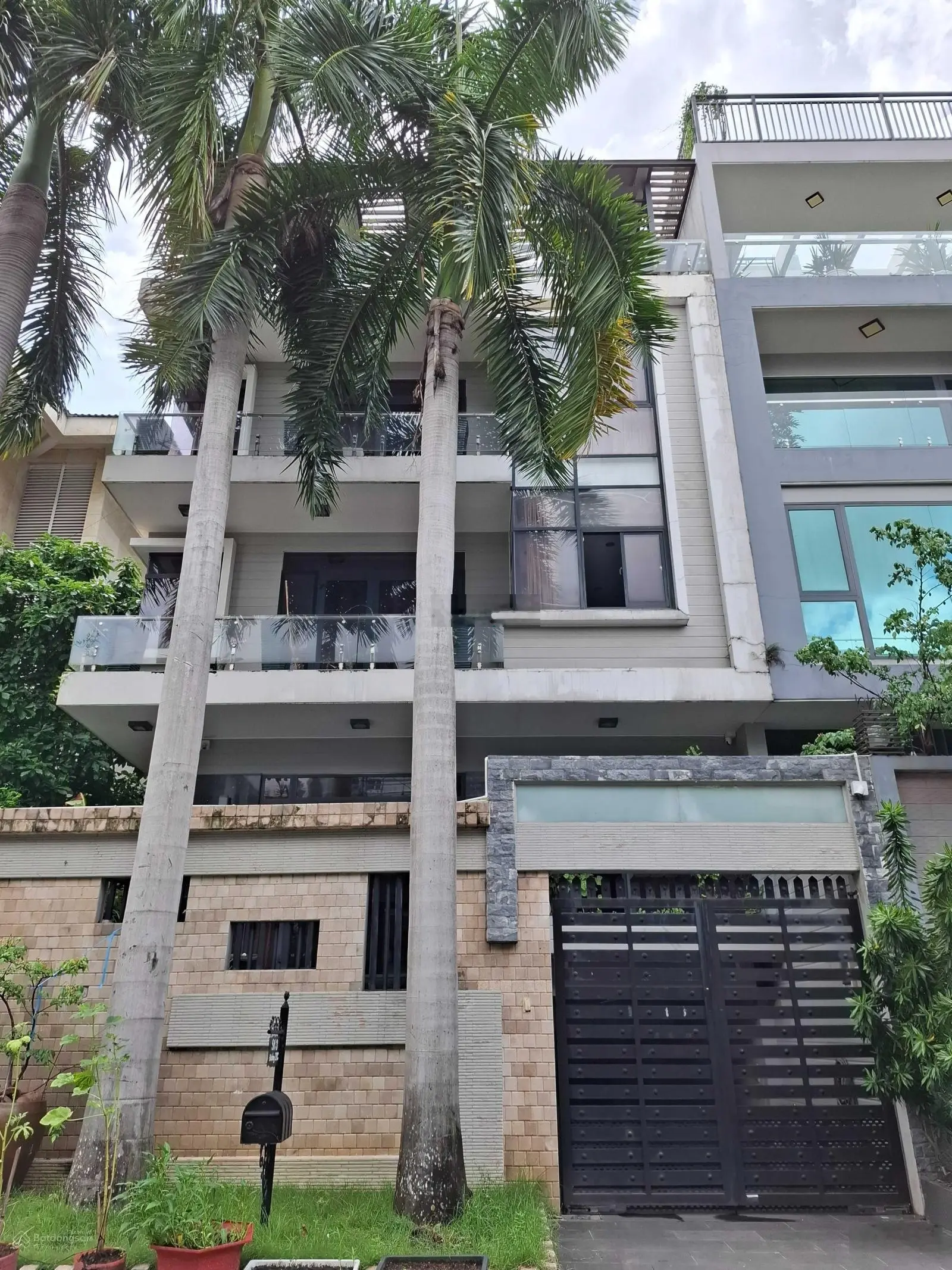 Biệt thự vị trí đẹp, có view CV sinh thái Cao Đức Lân, DT 10x20, sổ hồng chính chủ, giá tốt 58 tỷ