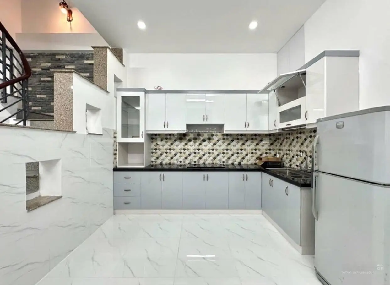 Bán gấp nhà Nguyễn Thiện Thuật, Phường 2, Quận 3 48m2, GIÁ 2TỶ790TR