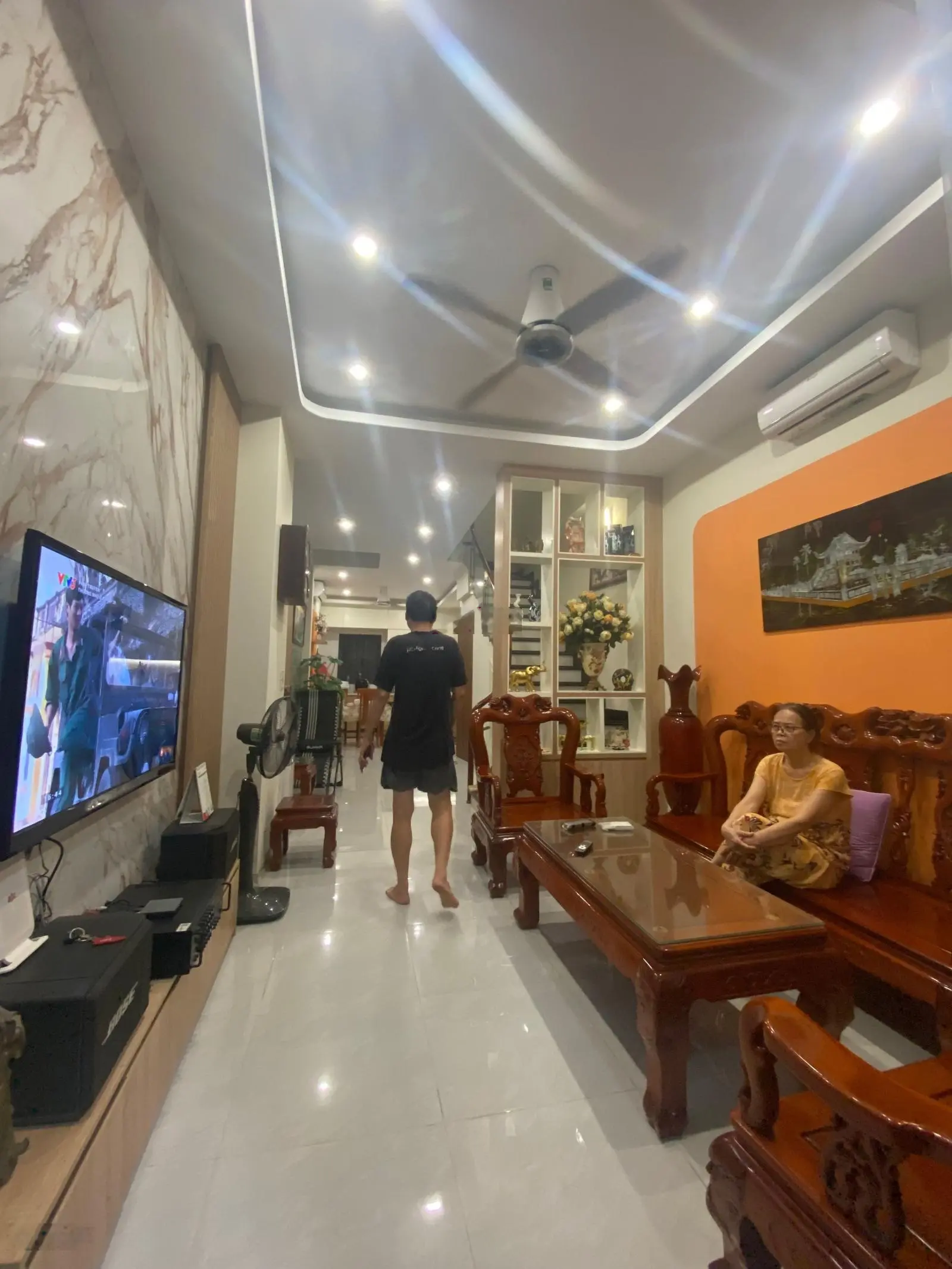 Nhà 5T lô góc nhà mới 100% phố đường Láng Nguyễn Trãi DT 52m MT 3,3m kinh doanh gần phố nhỉnh 6 tỷ
