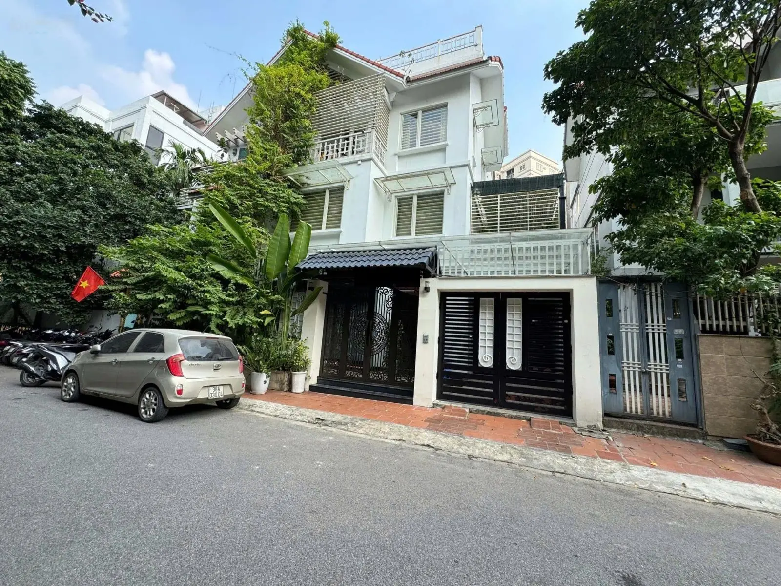 Bán nhà biệt thự tại Khu đô thị Yên Hòa, 160m, giá 50 tỷ