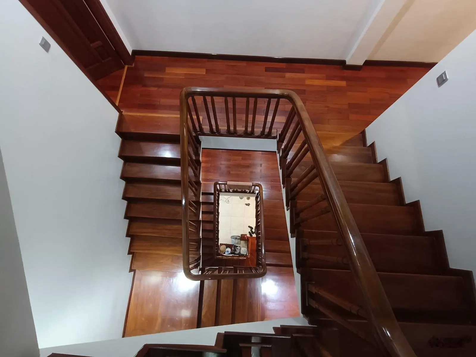 Bán 88m2 nhà dân xây phân lô quân đội phố Lê Trọng Tấn, gara ô tô 7 chỗ, ô tô tránh, chỉ 2x tỷ
