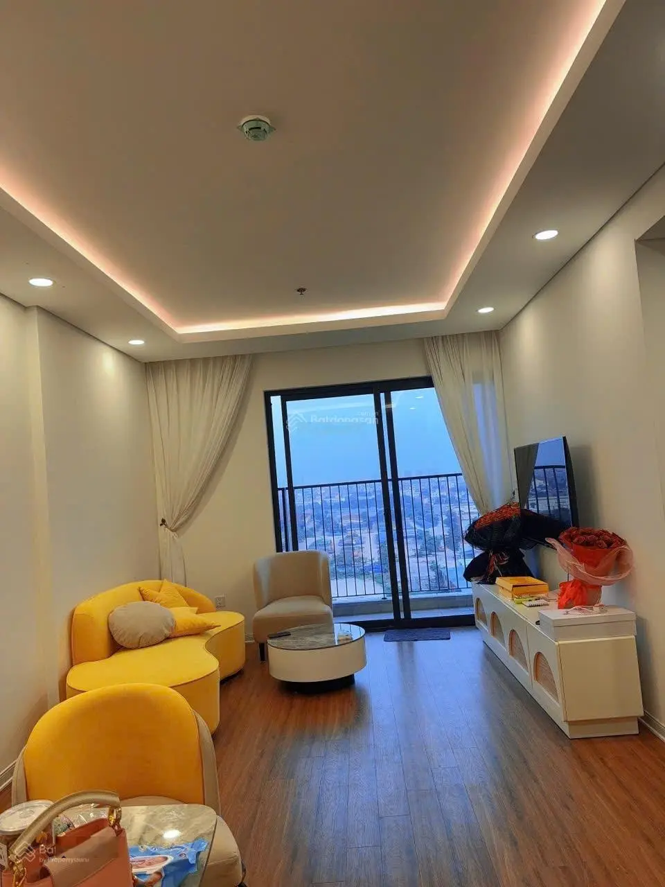 Cần bán gấp CH tầng cao view sông diện tích 74.78m2 giá chỉ 4.3 tỷ - LH: 0588 090 ***