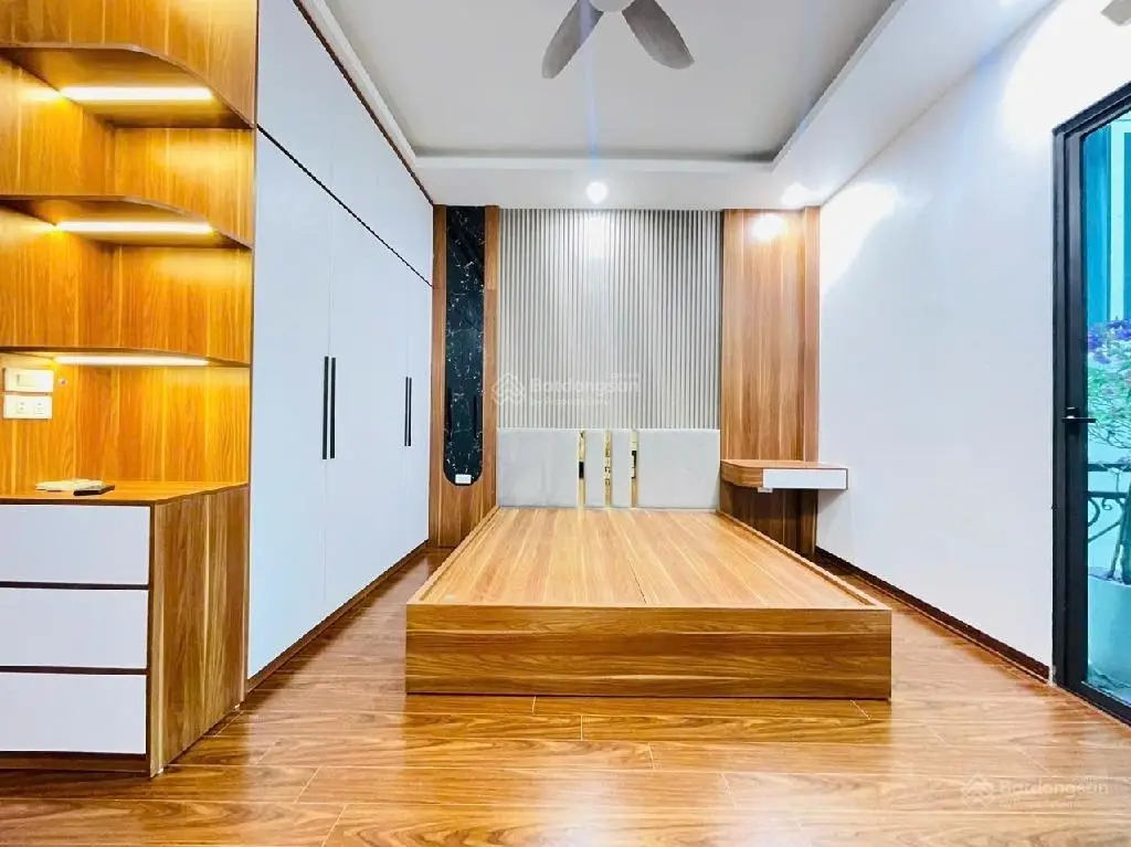 Chính chủ cần bán nhà Hoàng Mai - Đền Lừ 68 m2 - 5 tầng thang máy - full nội thất - sổ đỏ nở hậu