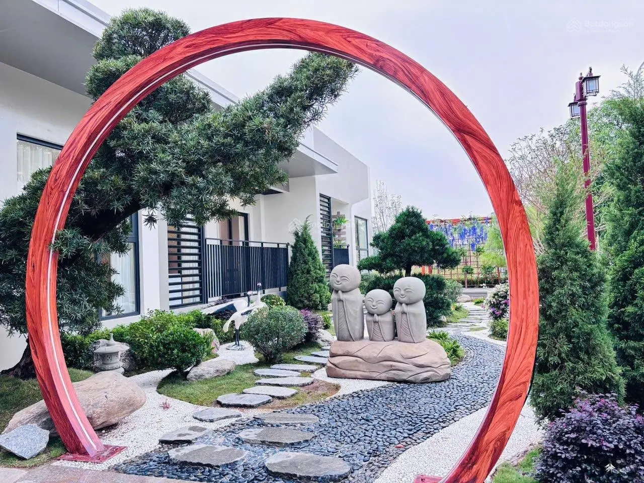 Em có căn hộ chung cư Vinhomes Thanh Hoá, 2 PN view hồ, bán giá thương lượng