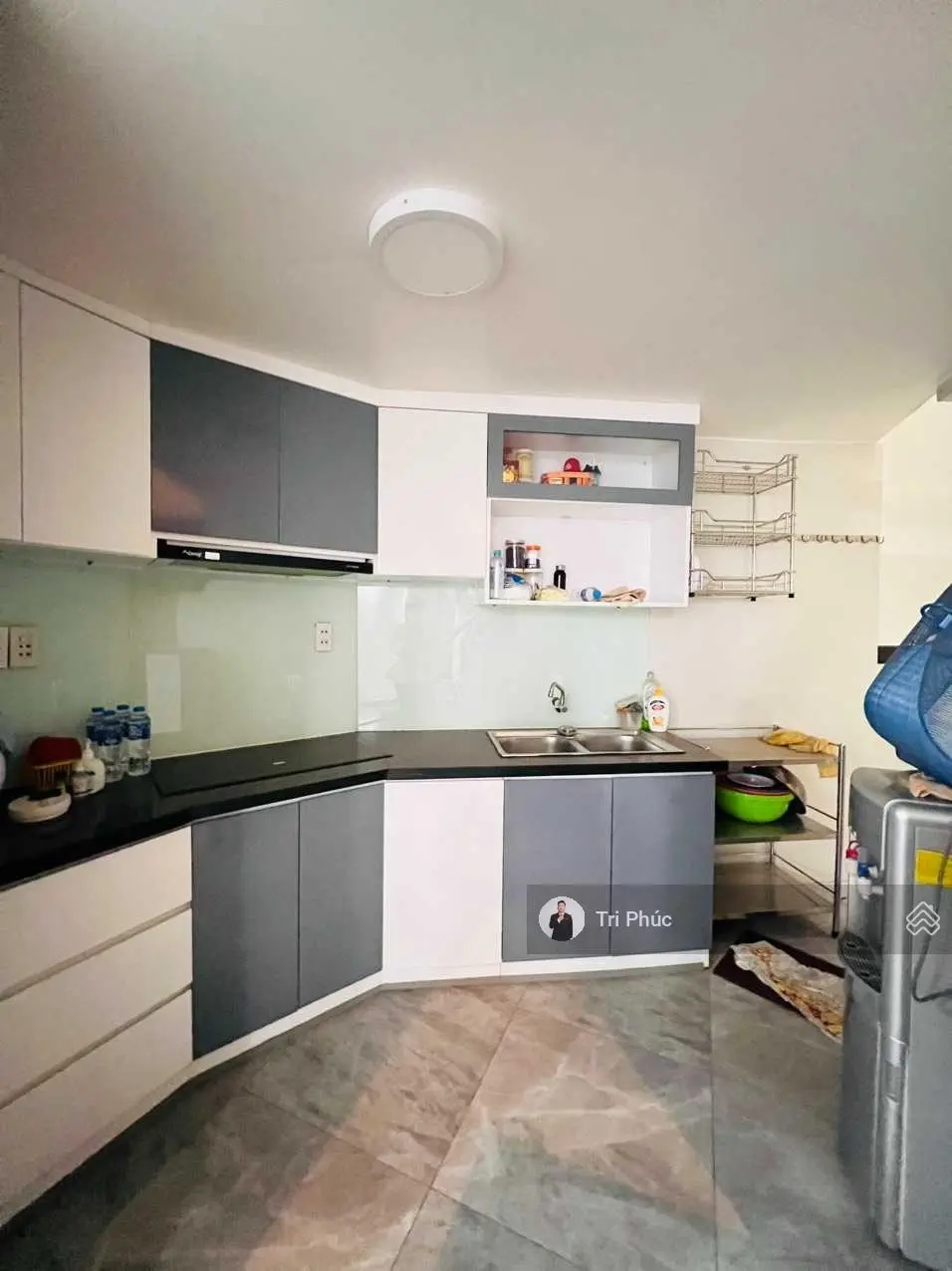 Gấp bán, nhỉnh 5 tỷ có nhà 4 tầng đúc, 3pn, 40m2, hẻm thông Nguyễn Văn Trỗi, Phường 15, Phú Nhuận
